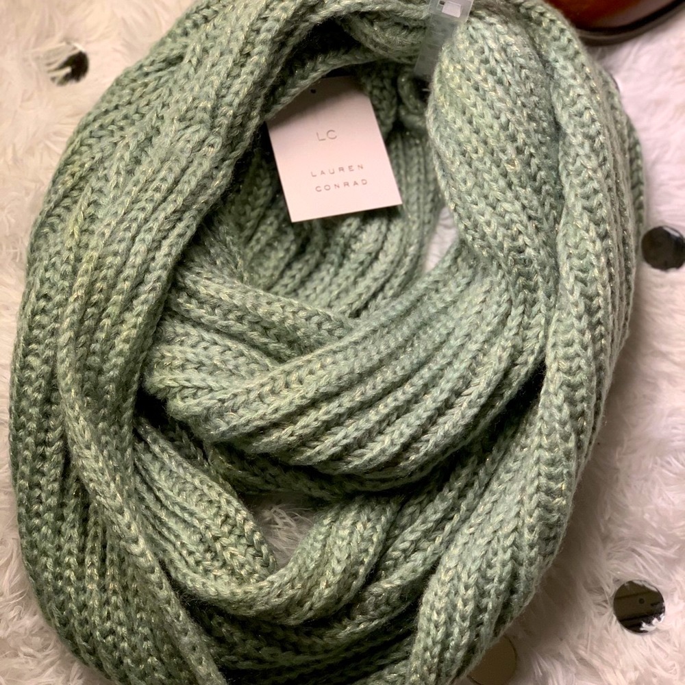 Lauren Conrad Green Super Soft Infinity Scarf - Picture 4 of 6